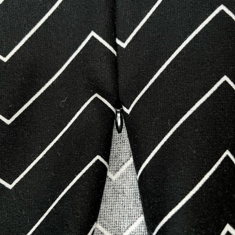 Black and White Sleeveless Sheath Midi Dress - Picture 13 of 13